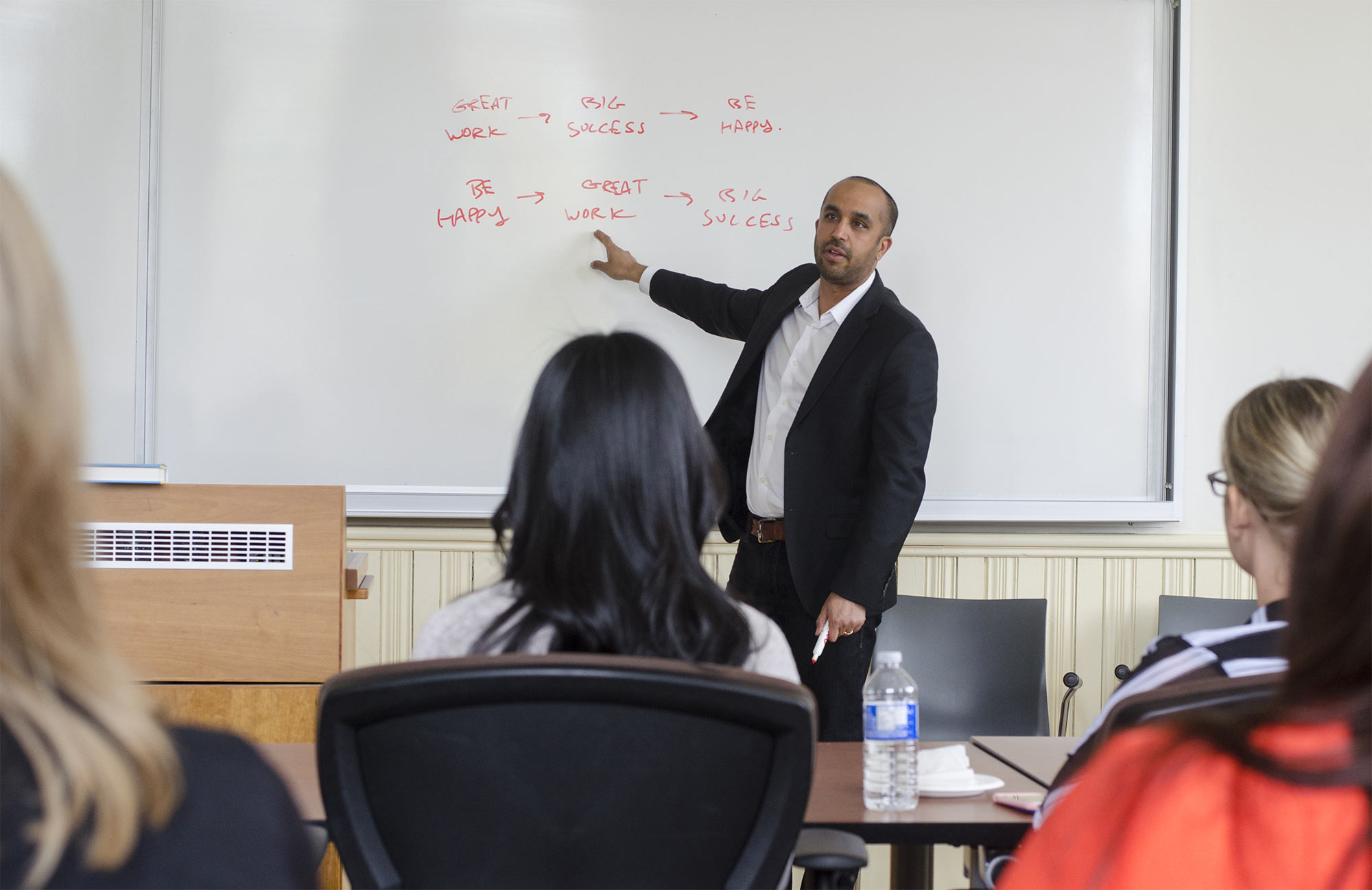 Neil Pasricha Returns to Smith School of Business